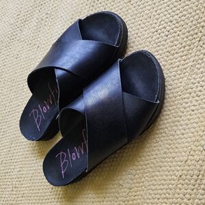BLOWFISH MALIBU BLACK CRISSCROSS SLIDES SANDALS SIZE 6.5